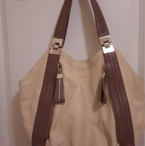 B. Makowsky handbag